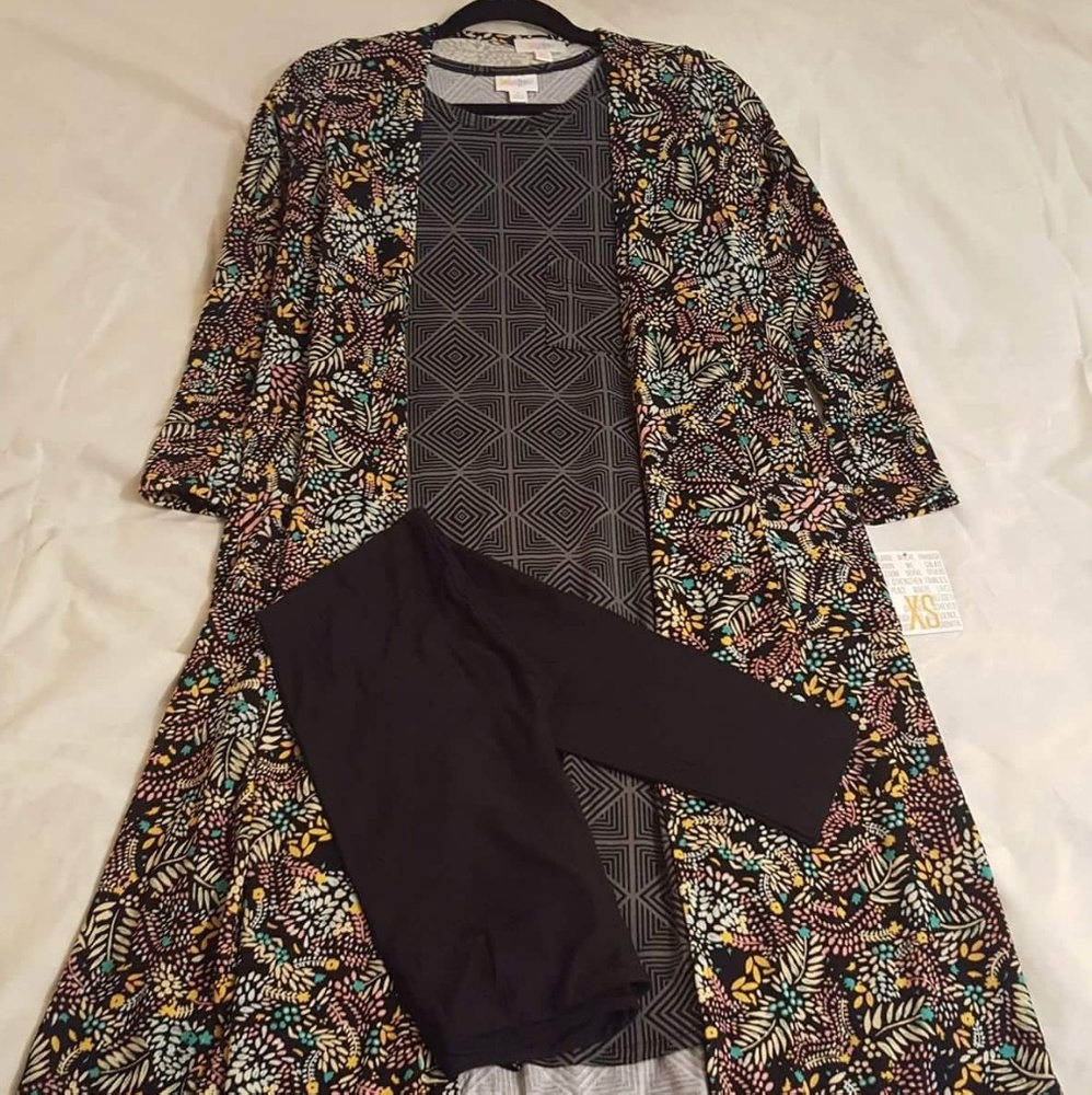 XS Sarah S Carly and OS solid black leggings !